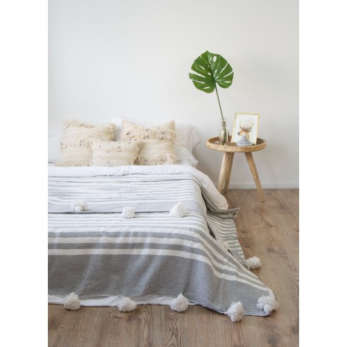pom pom blanket